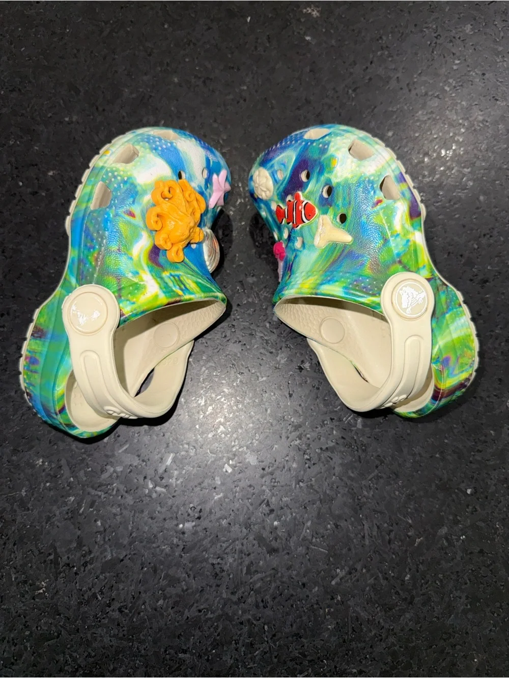 UEC CROCS UNDER THE SEA CLASSIC CLOGS VIBRANT COLORFUL UNDER WATER SEA LIFE SZ 5